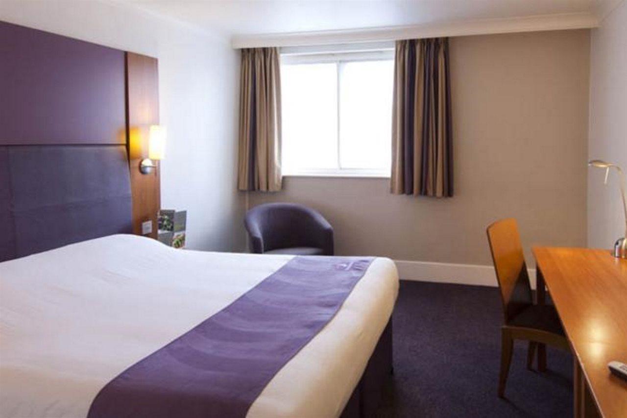 Premier Inn Aylesbury Aylesbury  Eksteriør bilde