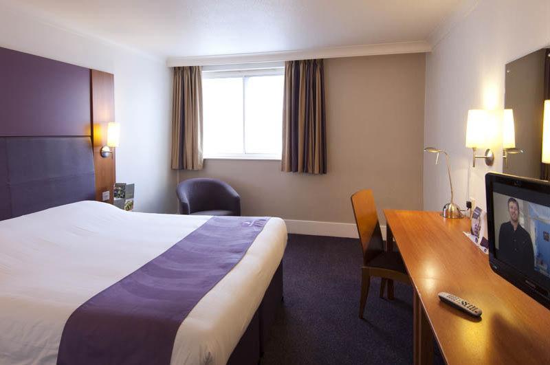 Premier Inn Aylesbury Aylesbury  Eksteriør bilde